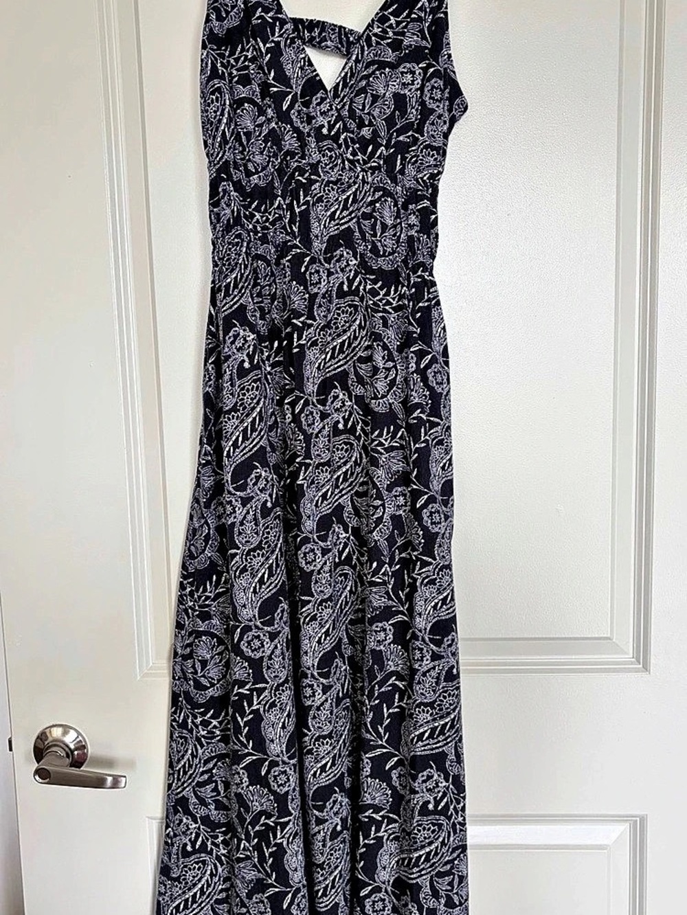 Universal Thread Paisley Cutout Back Midi Dress Navy & White